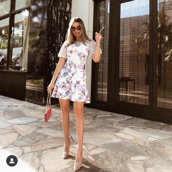 Dress - Picture 1 of 9